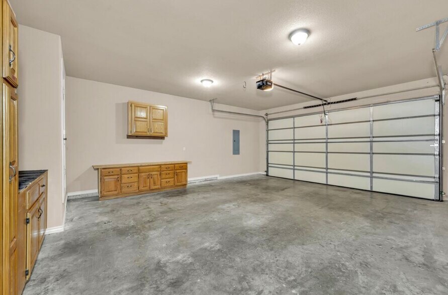 Building Photo - 602 NW 17th Ct