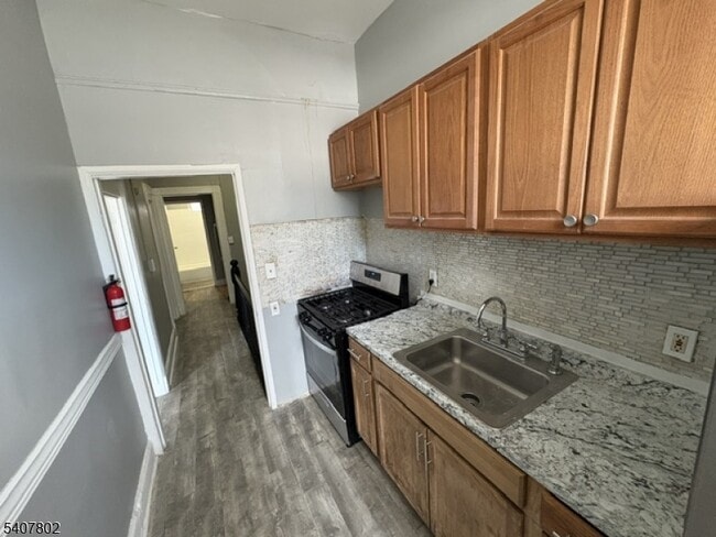 Building Photo - 197 North Ave