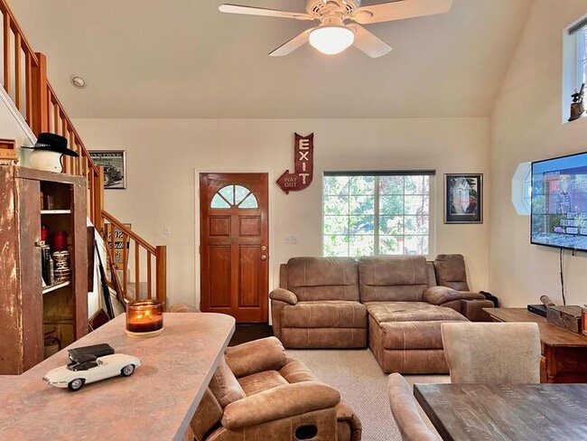 Building Photo - 13051 Sadie D Dr