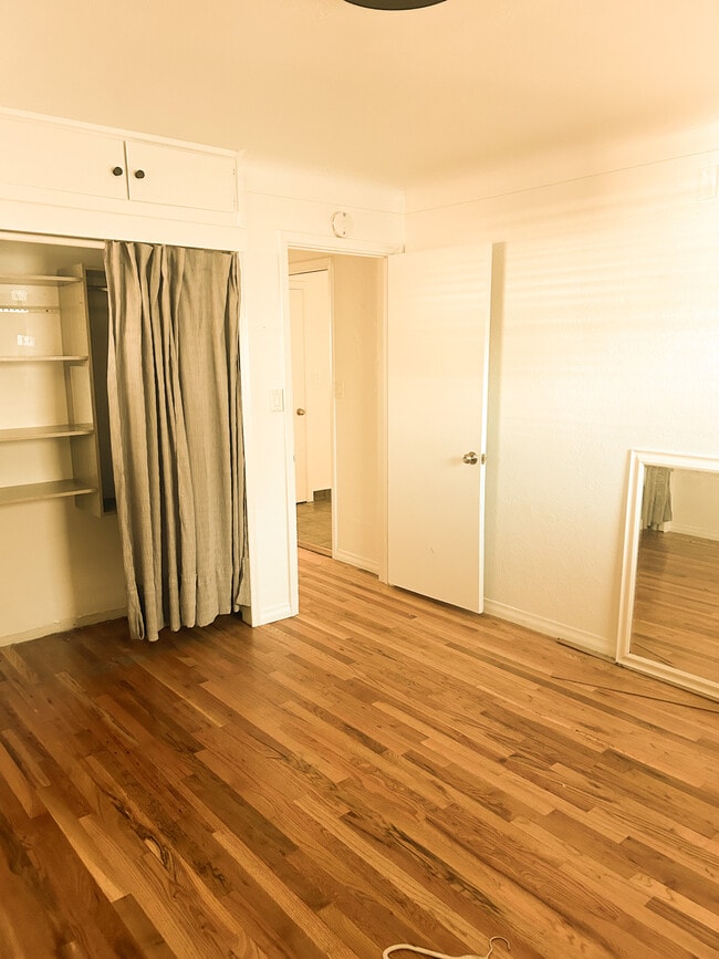 Building Photo - 1721 S Shoshone St