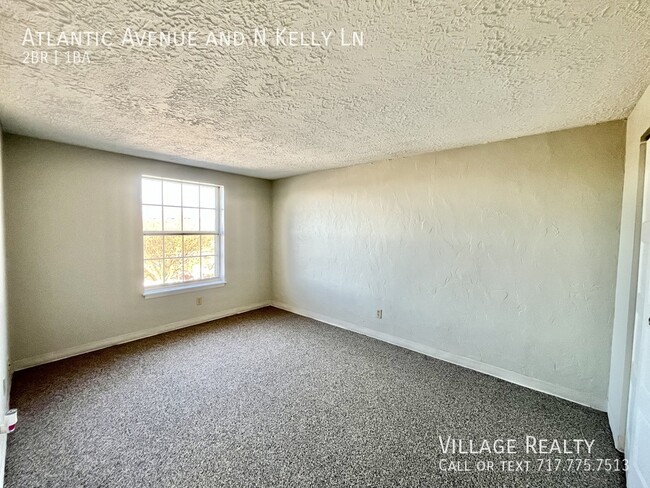 Building Photo - Newly-remodeled! Affordable 2-bed in Red L...