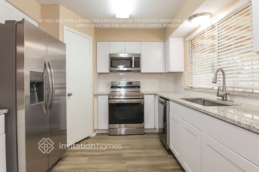 Building Photo - 4136 Hathaway Dr