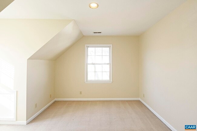 Building Photo - 755 King St