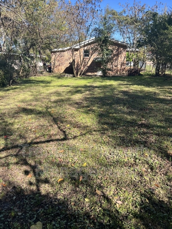 Building Photo - 1720 Portland St