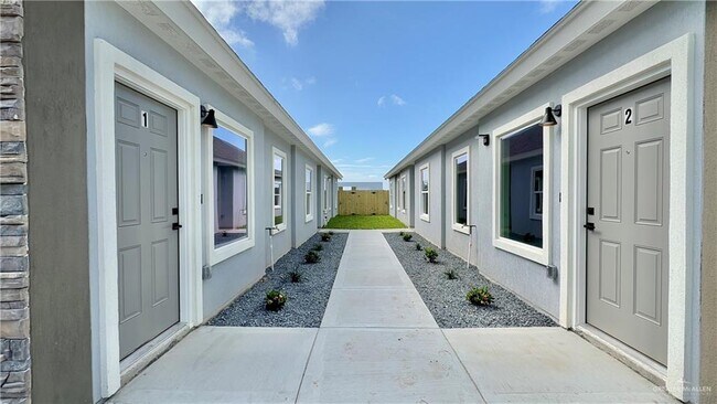 Building Photo - 21 Northwestern Ave