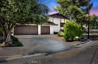 Building Photo - 4665 Willens Ave