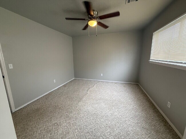 Building Photo - Spacious 4-Bedroom Yukon Home Full of Char...