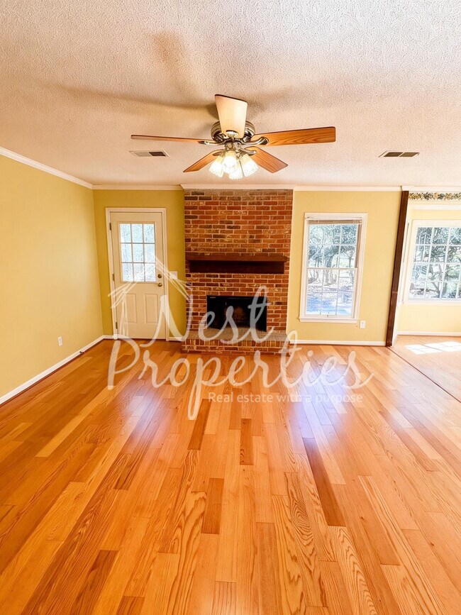 Building Photo - 325 Southampton Dr