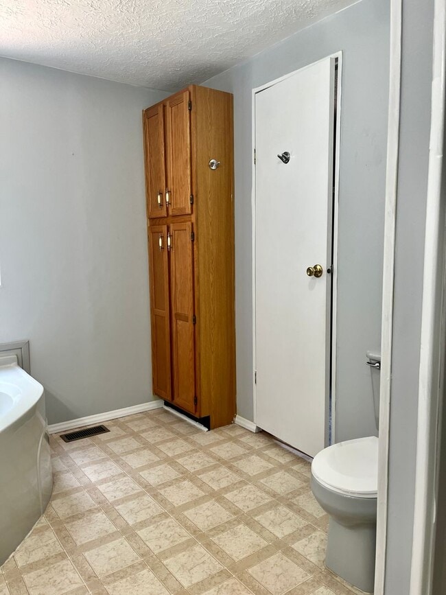 Building Photo - Spacious 3BR Home in Franklinton