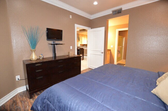 Building Photo - Meridian FURNISHED 2 BDR /2 BATH Luxury Condo - RESORT STYLE LIVING, 1-1/2 Blocks From The Heart ...