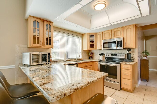 Building Photo - 16233 E Rosetta Dr