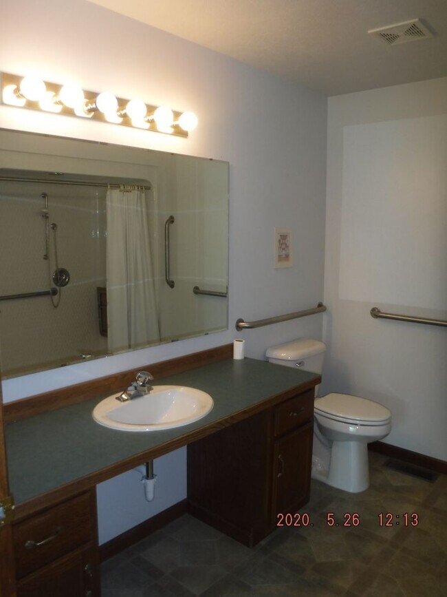 Building Photo - Spacious 3 Bedroom Home in Aspen Place Nei...