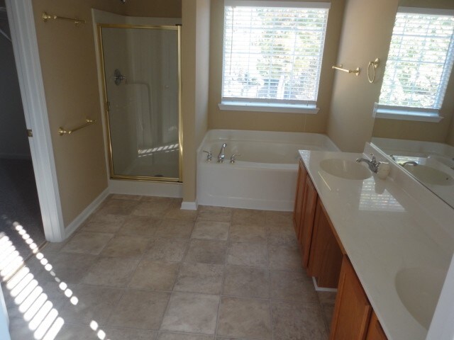 Building Photo - 2206 Howell Farms Point NW