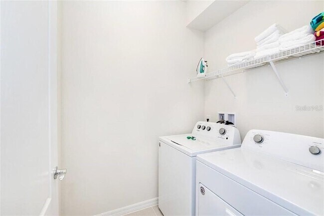 Building Photo - 2482 Dubai St