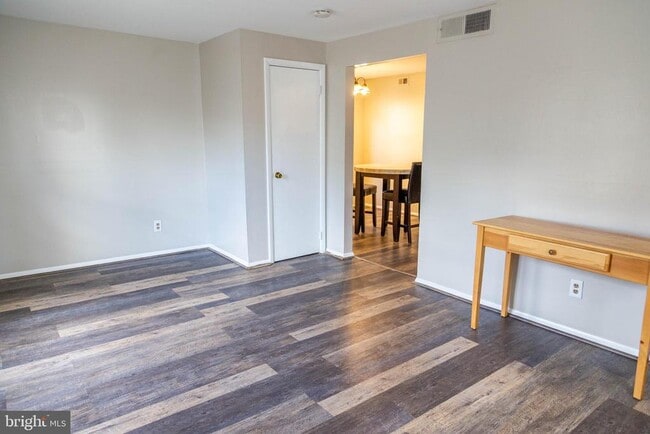 Building Photo - 12 W Wayne Terrace