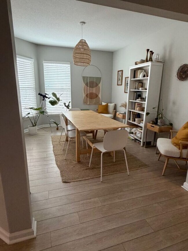 Building Photo - 2308 Beach Haven Dr