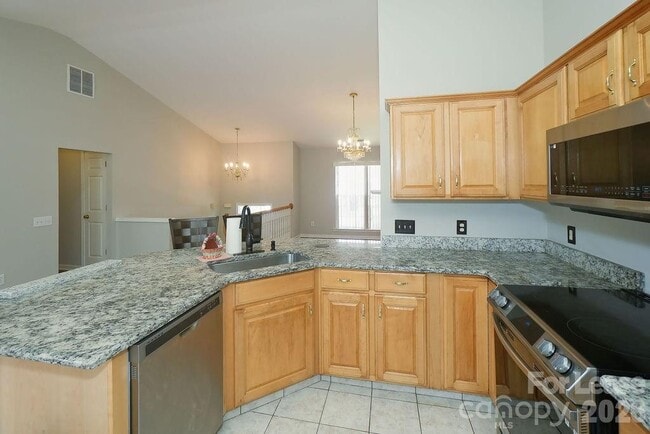 Building Photo - 6824 Southbrook Dr