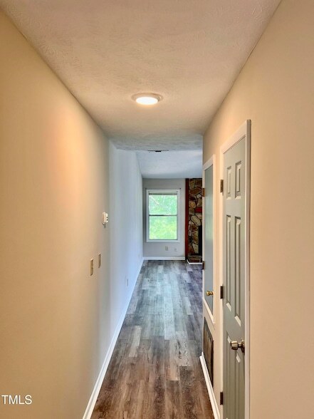 Building Photo - 1006 Wood Creek Dr