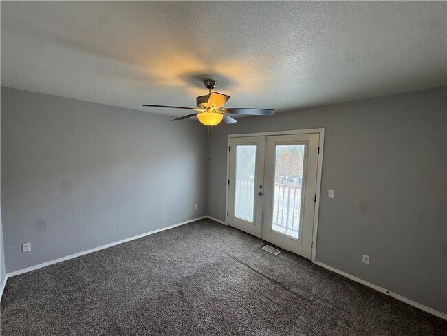 Building Photo - 1666 S Razorback Rd