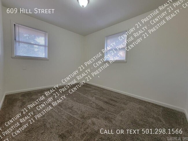 Building Photo - 609 Hill St