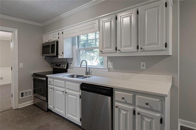 Building Photo - 3165 Henderson Walk