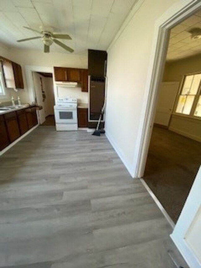 Building Photo - Water-Front Living