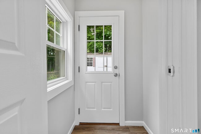 Building Photo - 196 Farren Ave