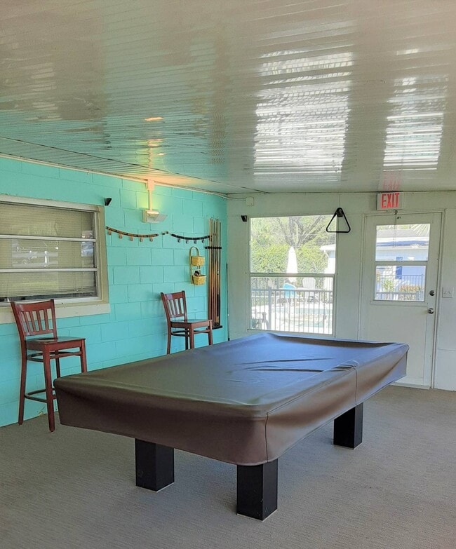 Building Photo - 1800 E Graves Ave