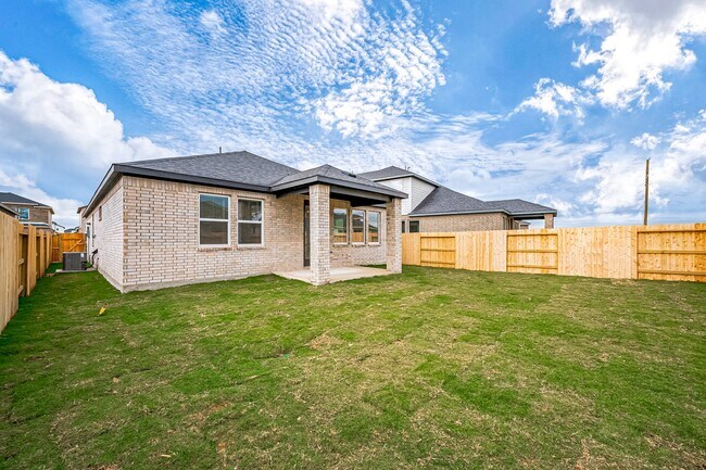 Building Photo - 9746 Pettus Crk Dr