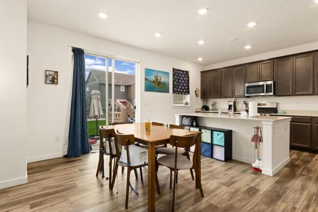 Building Photo - 4072 Chasm Lk Dr