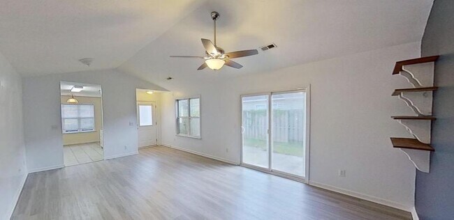 Building Photo - 1113 Loman Ln