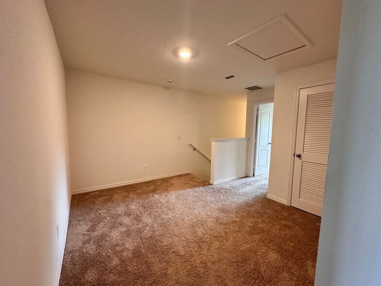 Building Photo - POINCIANA - TUSCANY PRESERVE 3BR/2.5BA TOW...