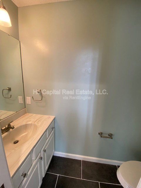 Building Photo - 1041 Flora Lake Ct
