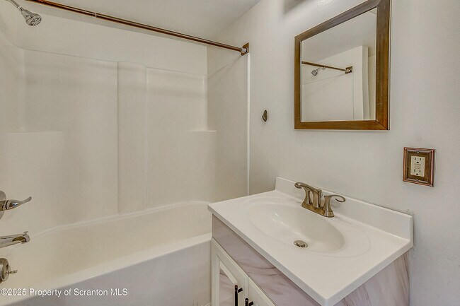 Building Photo - 232 Ferdinand St