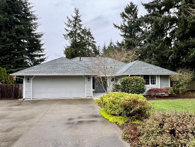 Primary Photo - Renovated 3BD w/ Large Shop