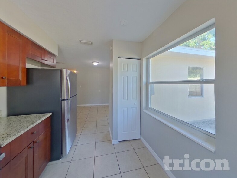 Building Photo - 11158 109th Way N