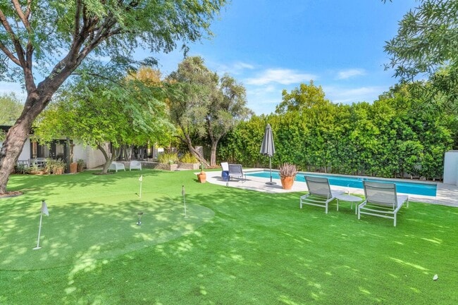 Building Photo - 3335 N Rose Cir Dr