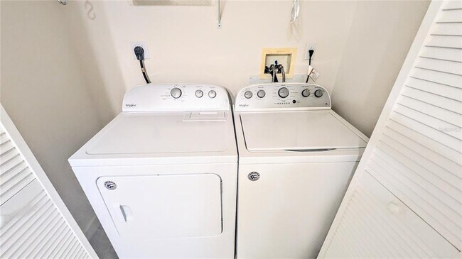 Building Photo - 750 N Tamiami Trl