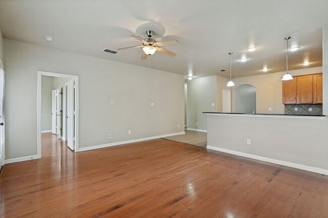 Building Photo - 6707 Buckhorn Cliff