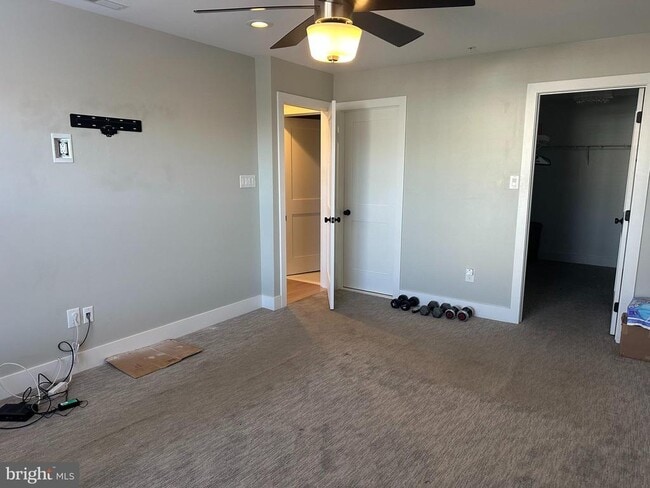 Building Photo - 9 Wagon Wheel Rd