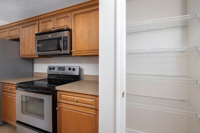 Building Photo - 1011 Somerset Springs Dr