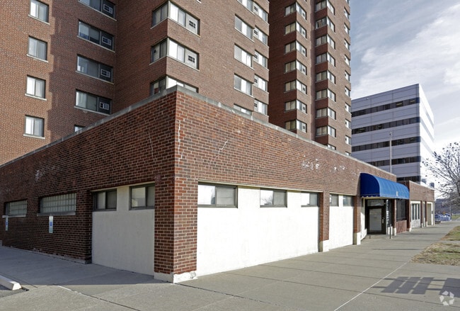 Glen Oak Towers Peoria, IL Apartment Finder