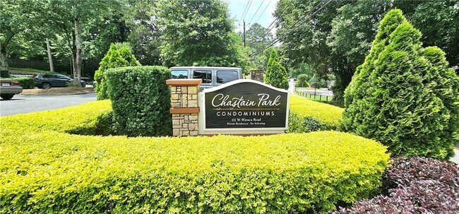 Building Photo - 2060 Chastain Park Ct NE