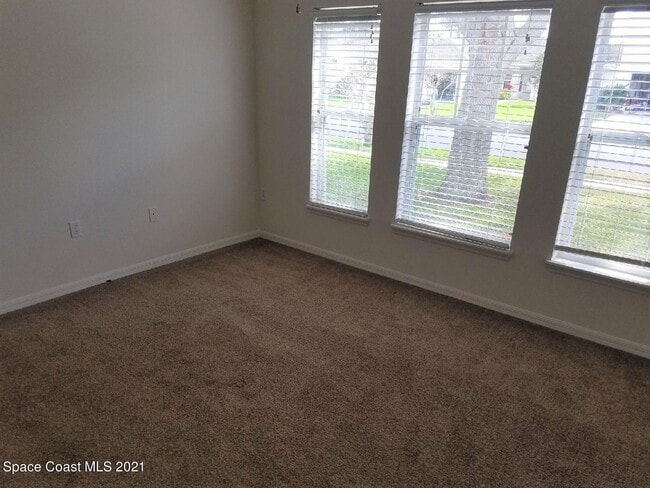 Building Photo - 888 Macon Dr