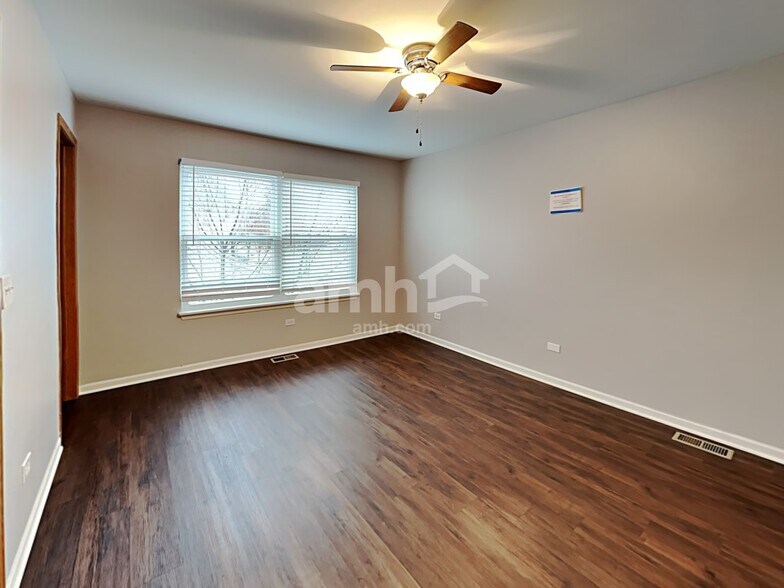 Building Photo - 2010 Arbor Falls Dr