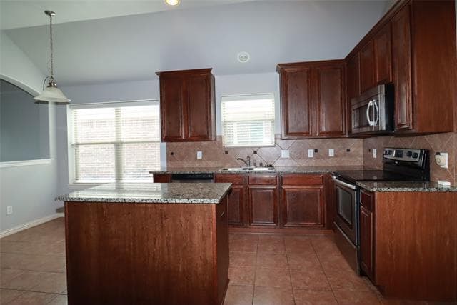 Building Photo - 205 Cedar Crk Dr