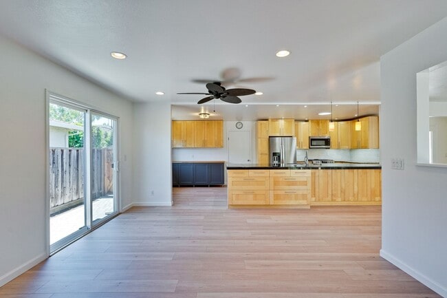 Building Photo - Welcome to this Beautifully Updated 3 Bed ...