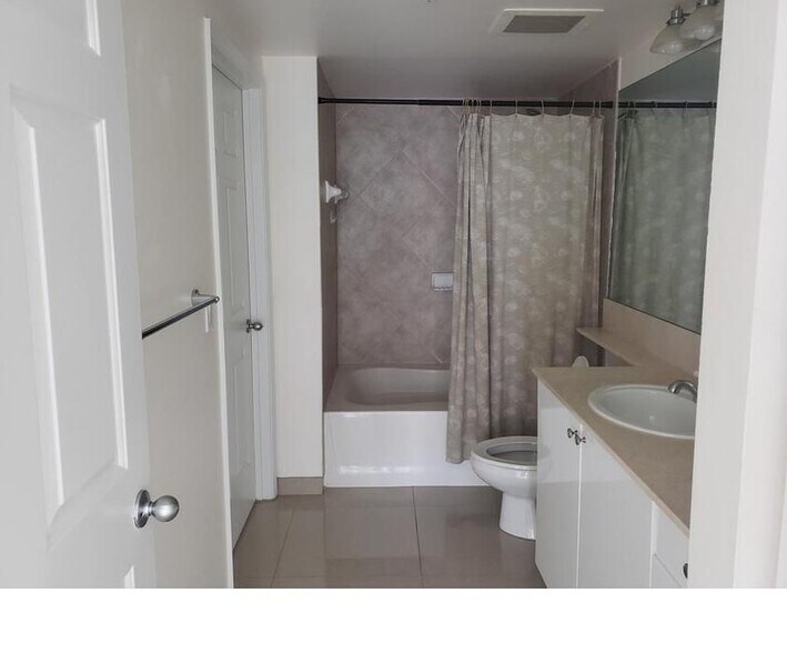 Building Photo - 700 Boynton Beach Blvd