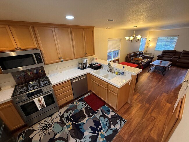 Building Photo - Move-In Ready Home in a Desirable Buellton Neighborhood