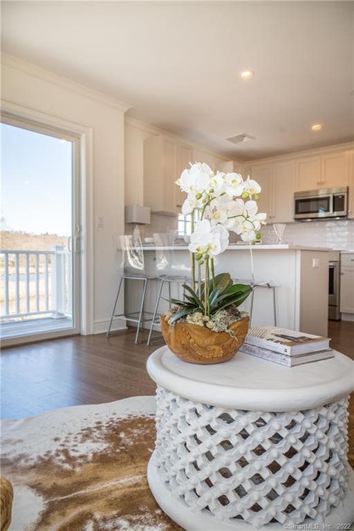 Building Photo - 201 Main St